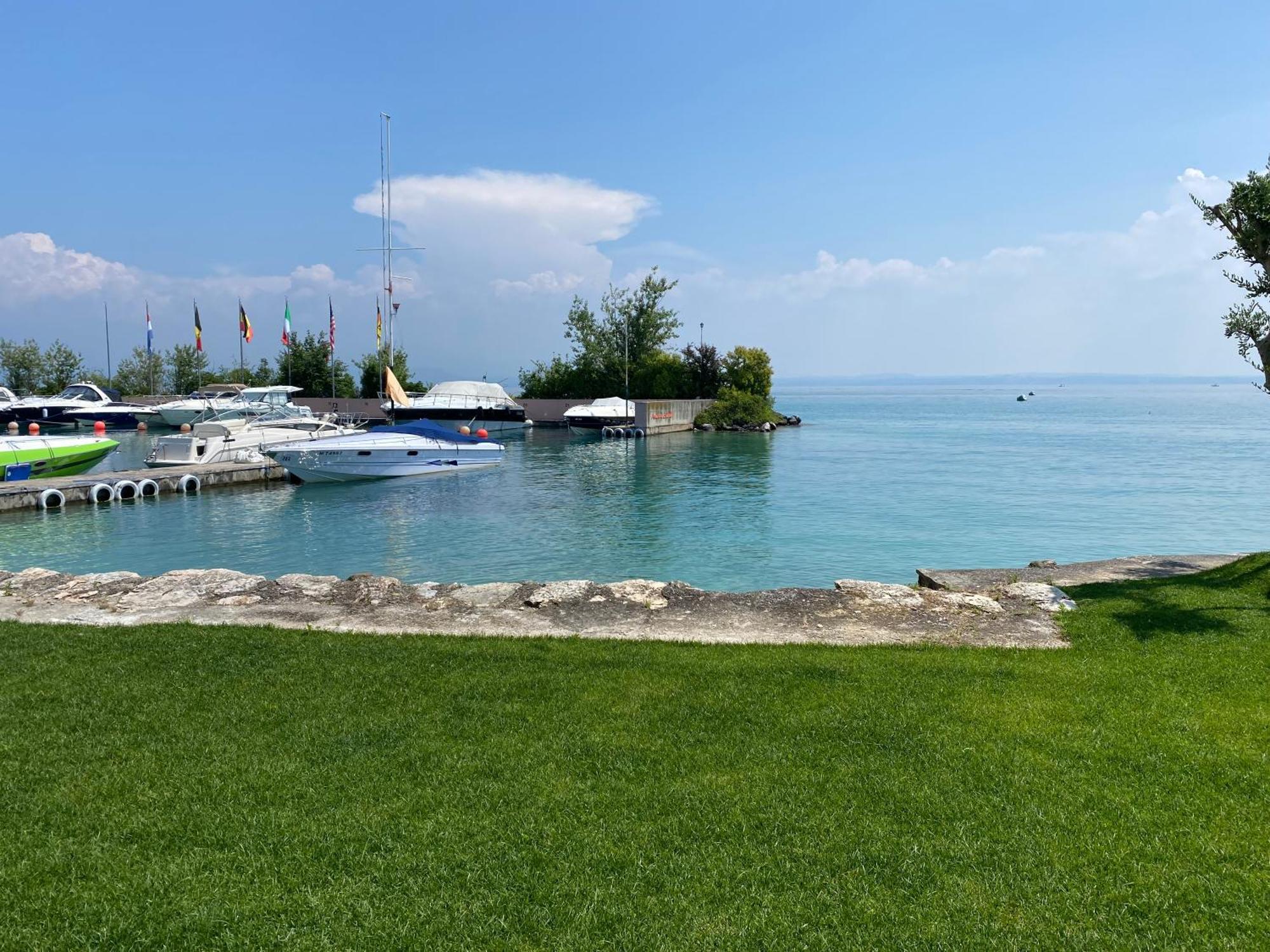 Sirmio Apartments - Darsena Stay Сирмионе Экстерьер фото