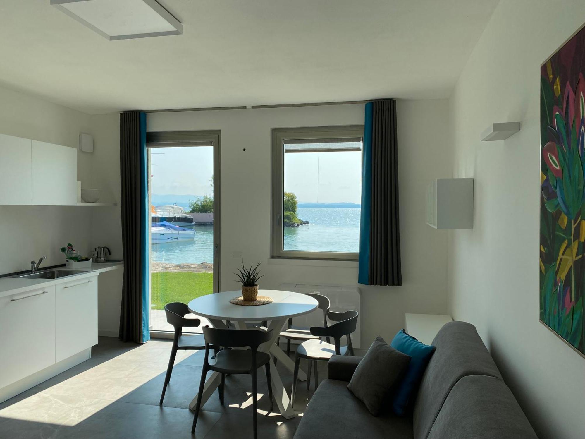 Sirmio Apartments - Darsena Stay Сирмионе Экстерьер фото