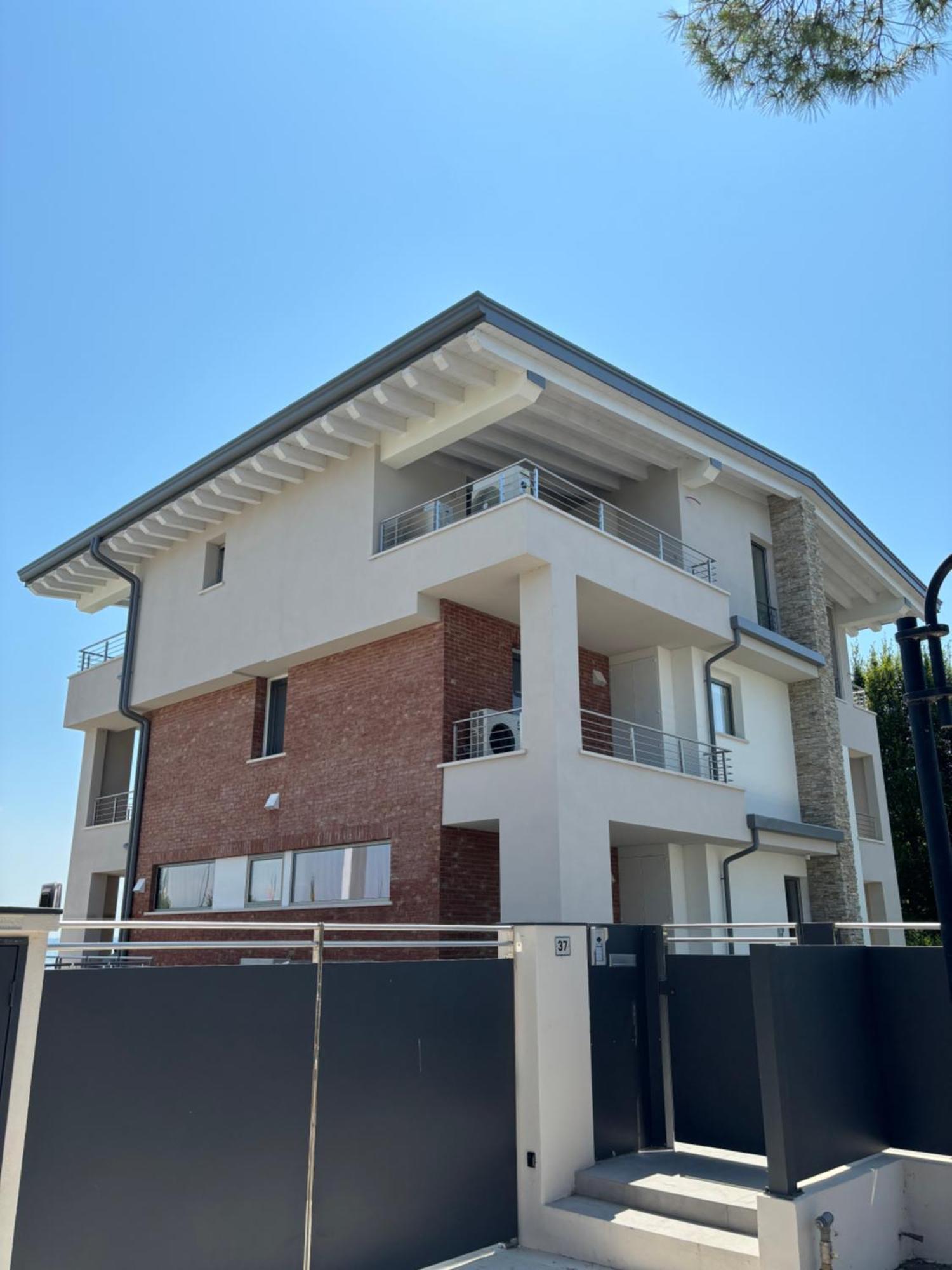 Sirmio Apartments - Darsena Stay Сирмионе Экстерьер фото