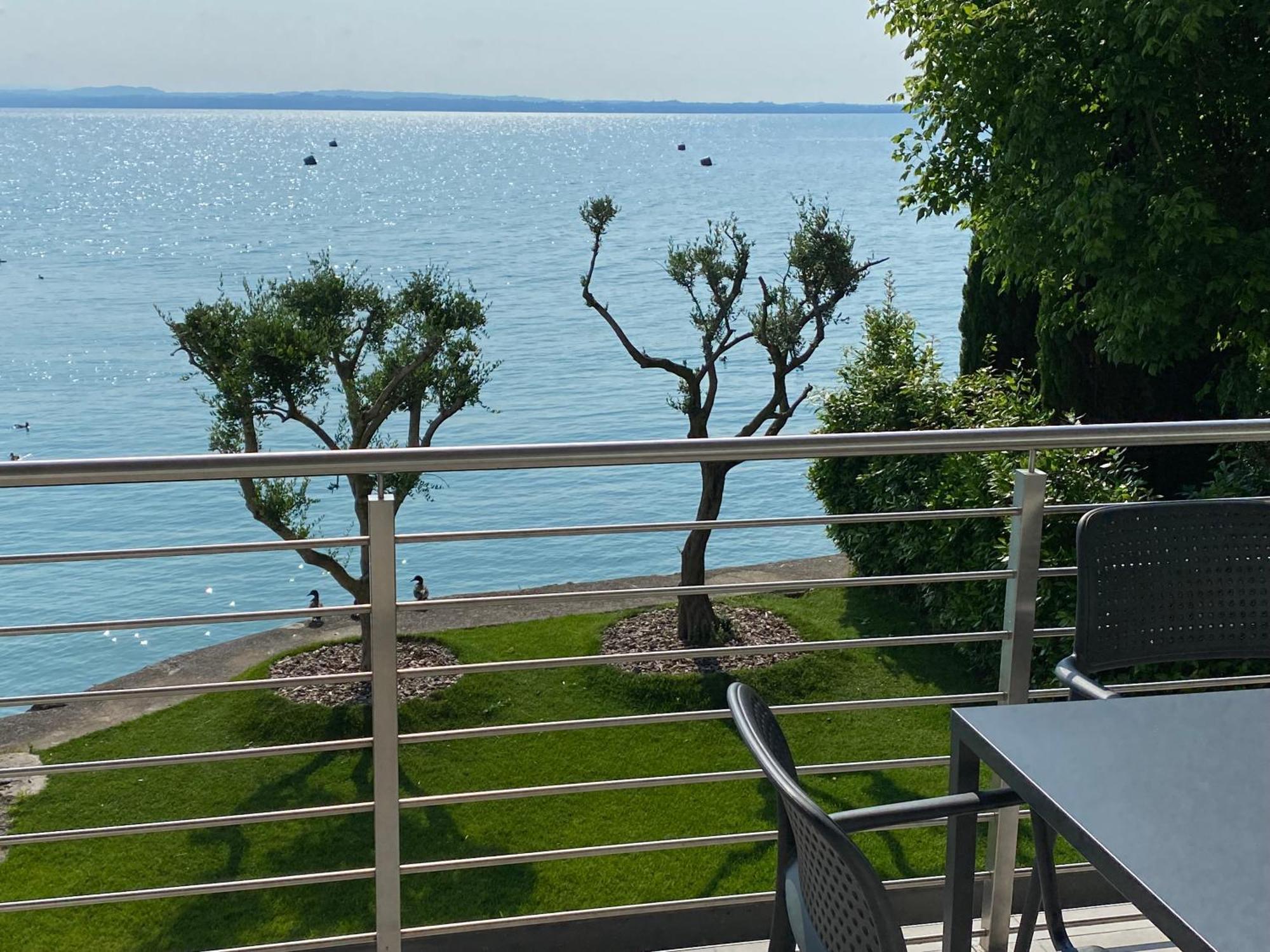 Sirmio Apartments - Darsena Stay Сирмионе Экстерьер фото